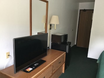Standard Room, 1 Queen Bed