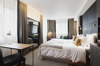 Deluxe Room, 1 King Bed with Sofa bed, Non Smoking