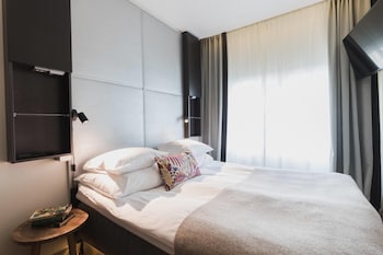 Room, 1 Queen Bed, Non Smoking (Compact)