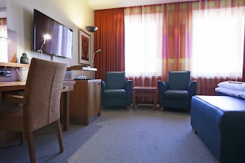 Standard Queen Room