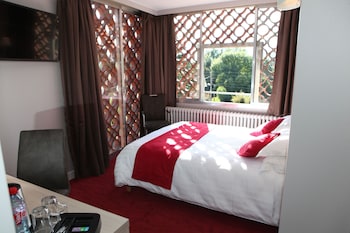 Suite (connecting)