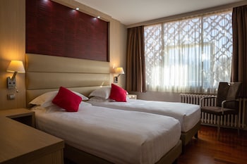 Suite (connecting)