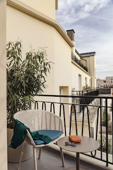 Deluxe Room, Balcony