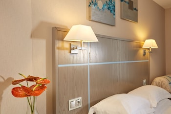 Double Room, Bathtub