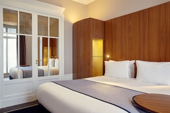 Premium Room, 1 King Bed, City View