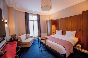 Premium Room, 1 King Bed with Sofa bed, City View