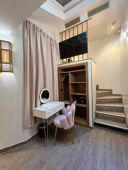 Comfort Cottage Building 2