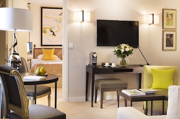 Luxury Suite, 1 Queen Bed, Balcony
