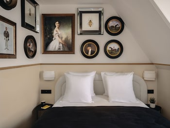 Cosy Room, Eiffel Tower View
