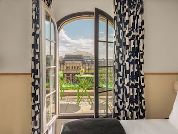 Standard Double Room, Balcony, City View (Cosy)