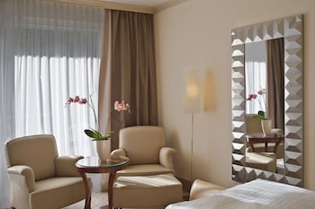 Deluxe Double Room, 1 King Bed, Balcony