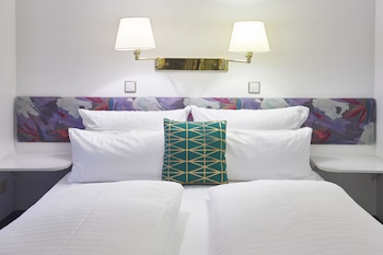 Suite, 1 King Bed, Balcony