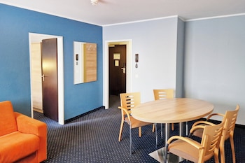 Suite, 1 Bedroom, Kitchen, Garden View