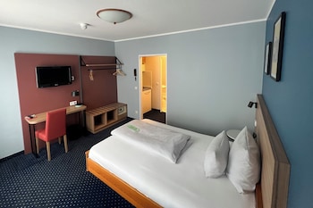 Standard Room, 1 Queen Bed