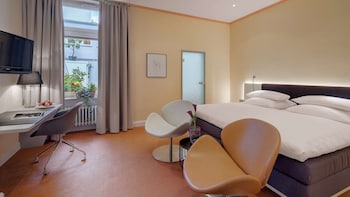 Standard Room, 1 Double Bed, Courtyard View