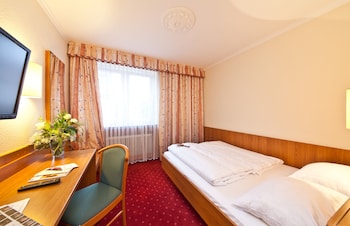 Double Room, 1 Queen Bed