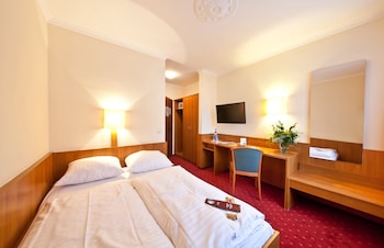 Double Room, 1 Queen Bed