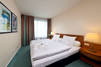 Suite, 1 Bedroom (Master, Double Use)