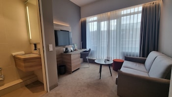 Suite, Balcony