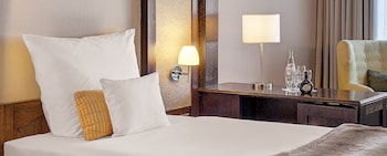 Standard Single Room, 1 Queen Bed