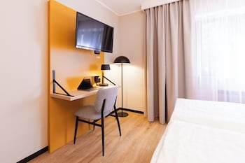 Standard Room, 1 Queen Bed