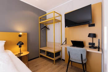 Premium Room, 1 Queen Bed with Sofa bed