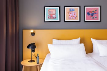 Premium Room, 1 Queen Bed with Sofa bed, Balcony