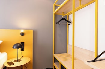 Premium Room, 1 Queen Bed with Sofa bed, Balcony