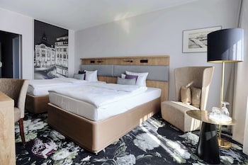 Comfort Room, 2 Twin Beds, Balcony (Shower Only)