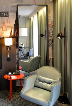 Standard Room, 1 Queen Bed