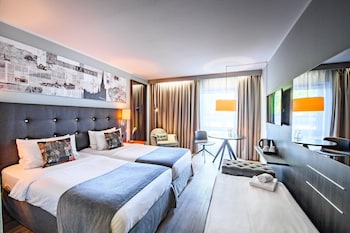 Standard Room, 2 Twin Beds (with Extra Bed)