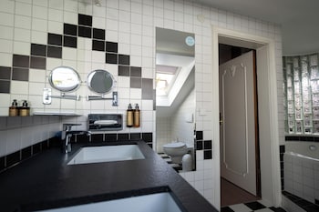 Suite, 2 Double Beds (Cozy Sitting Corner)