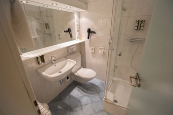 Standard Room, 1 Queen Bed, Connecting Rooms
