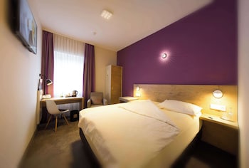 Standard Room, 1 Queen Bed, Connecting Rooms