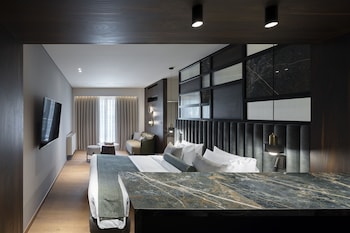 Executive Suite with Jacuzzi