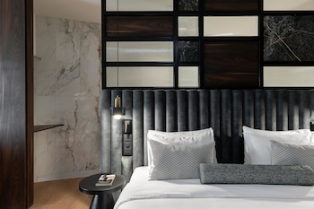 Executive Room, Club Lounge Access