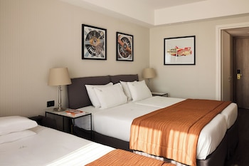 Acropolis Frame Triple Room