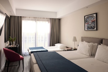 Superior Triple Room, City View