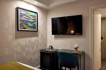 Comfort Room, Internal View