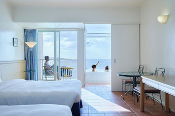 Deluxe Ocean Front 2 King Beds