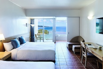 Deluxe Ocean Front 2 King Beds