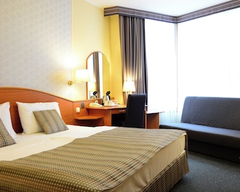 Deluxe Double or Twin Room with Extrabed