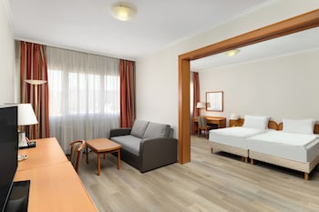 Suite (with air-conditioning)