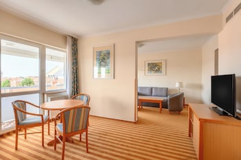 Superior Suite (with air-conditioning)