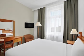Superior Single Room, 1 Queen Bed