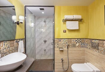 Deluxe room Twin or Large City view
