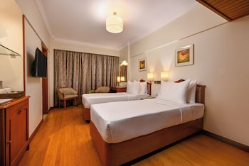 Premium Sea View + Unlimited drinks(18:30-19:30-T&C) + Cut Fruit Platter + Buffet Breakfast + Wi-Fi
