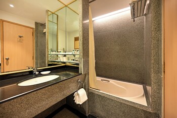 Suite, 1 King Bed, Sea View