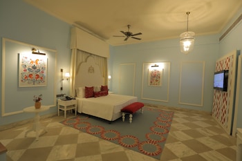 Grand Luxury King Bed Room
