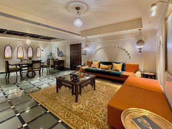Historical Suite, Suite
